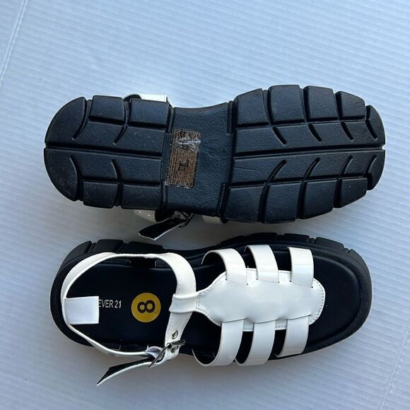 Forever 21 White and black chunky platforms shoes - Picture 6 of 11